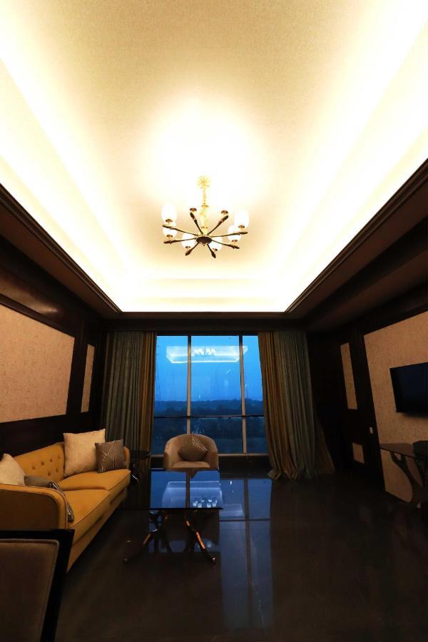 Seven Eleven Hotels And Club Bhayandar Exterior photo